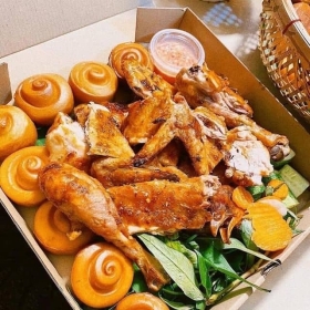 Đùi gà quay bánh bao