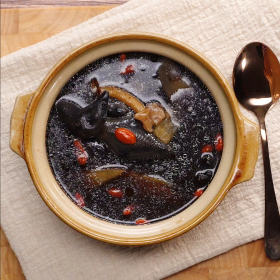 Gà ác tiềm thuốc bắc