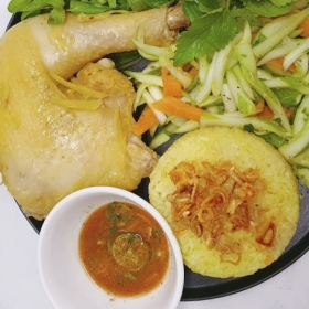 Gà hấp củi + xôi đậu xanh