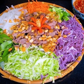 Gỏi ngũ sắc ( phồng tôm )