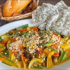 Hải sản xào lăn ( bánh mì )