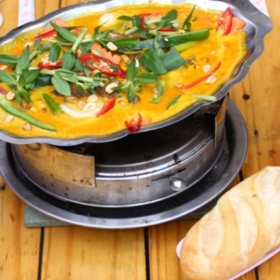 Heo rừng xào lăn ( bánh mì )