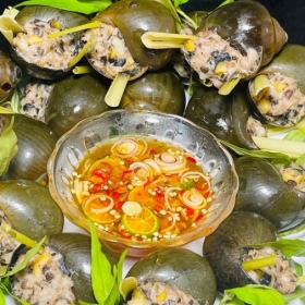 Khai vị 2 món: Tôm chiên + ốc bươu