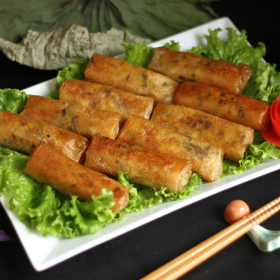 Khai vị : Chả giò chay + gỏi chay