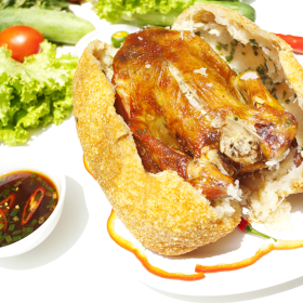 Khai vị : Chả giò, gỏi củ dừa, gà bó xôi