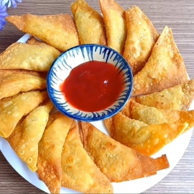 Khai vị ( chả giò + hoành thánh chay )