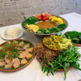 Lẩu cá tầm măng chua