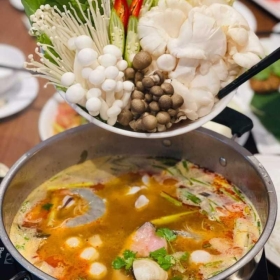 Lẩu nấm hải sản