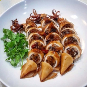 Mực nhồi thịt sốt xí muội