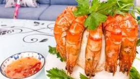 Tôm sú hấp nước dừa