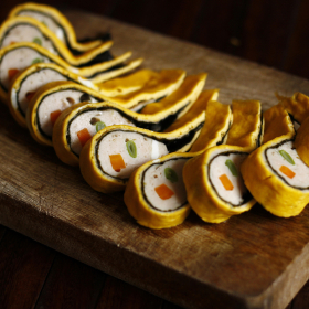 Tứ quý hoan hỷ : Chả sò điệp, gỏi, chả long phụng, chả cua